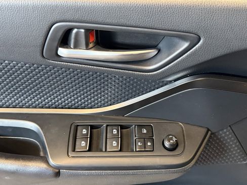 Used 2018 Toyota C-HR XLE image 17