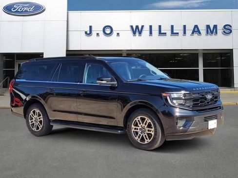 Used 2025 Ford Expedition Max Active RWD image 1