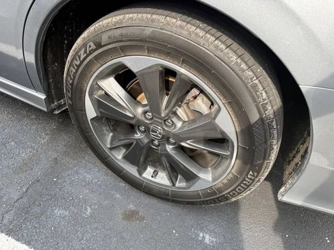 Used 2024 Honda Odyssey Elite image 11