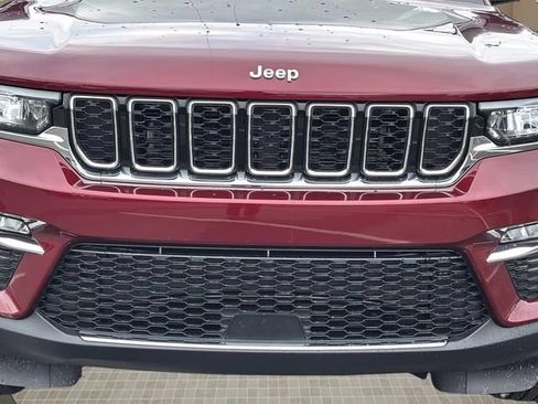 Used 2025 Jeep Grand Cherokee Limited AWD/4WD image 10