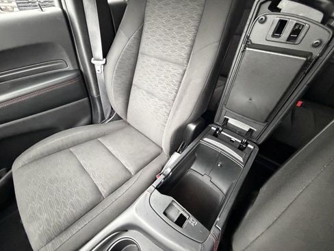 Used 2025 Dodge Durango GT RWD image 15