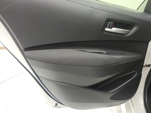 Used 2021 Toyota Corolla LE image 9