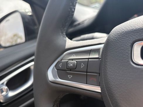 Used 2026 Jeep Compass Latitude image 12