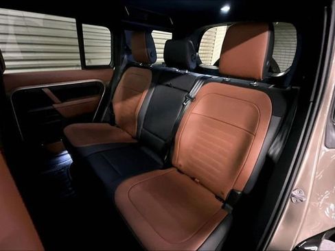 New 2026 Land Rover Defender 110 OCTA image 9
