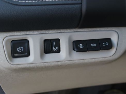 Used 2021 GMC Acadia Denali w/ Denali Technology Package image 32