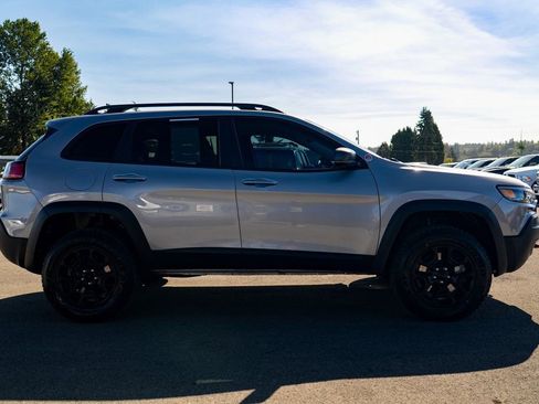 Used 2019 Jeep Cherokee Trailhawk image 13
