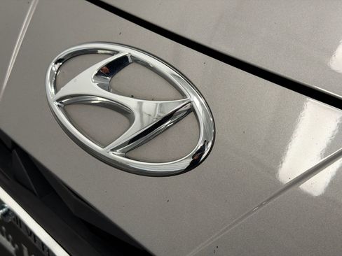 Used 2023 Hyundai Elantra SEL w/ Convenience Package image 11