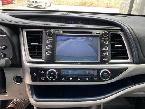 Used 2014 Toyota Highlander XLE image 20