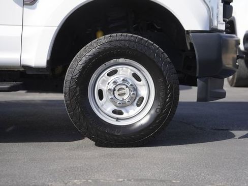 Used 2018 Ford F250 XL w/ Power Equipment Group image 4