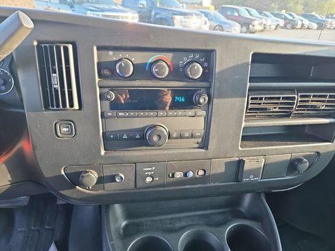 Used 2022 GMC Savana 3500 Extended w/ Driver Convenience Package RWD image 19
