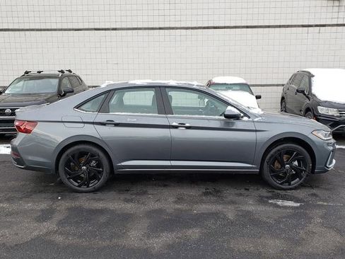 New 2026 Volkswagen Jetta SE image 2