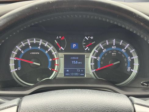 Used 2015 Toyota 4Runner SR5 AWD/4WD image 14