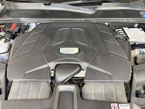 Certified 2023 Porsche Cayenne AWD/4WD image 16
