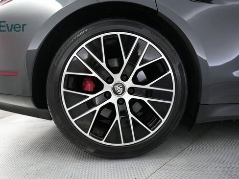 Used 2021 Porsche Taycan 4S image 19