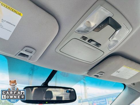 Used 2015 Toyota Sienna LE image 22