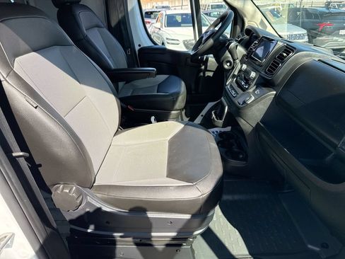 Used 2024 RAM ProMaster 2500 w/ Convenience Group FWD image 25