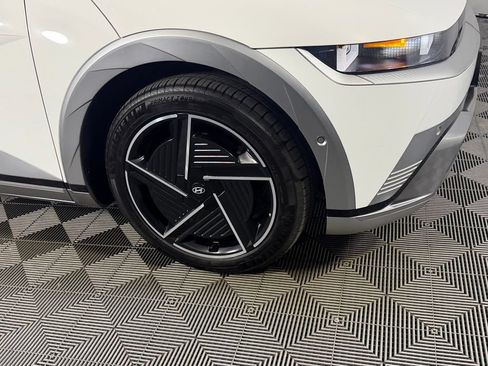Used 2025 Hyundai Ioniq 5 Limited AWD/4WD image 9