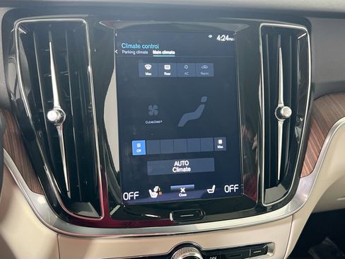 Used 2022 Volvo S60 T8 R-Design Expression w/ Premium Package image 16