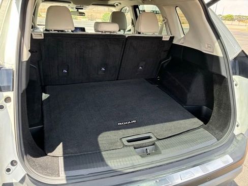 Certified 2023 Nissan Rogue SV w/ SV Premium B Package FWD image 19