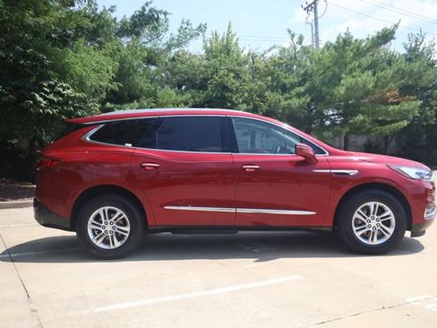 Used 2021 Buick Enclave Essence w/ Sound and Sites Package AWD/4WD image 5