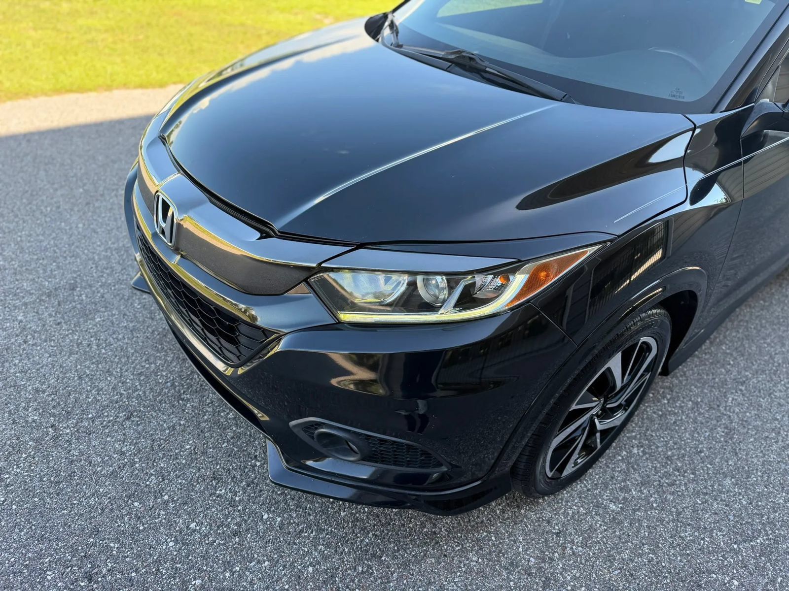 Used 2019 Honda HR-V Sport image 4