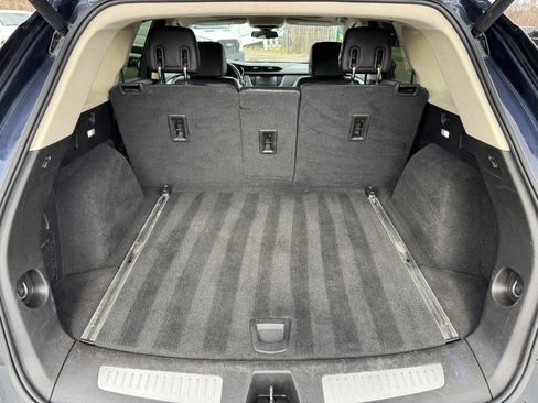 Used 2017 Cadillac XT5 Luxury image 17