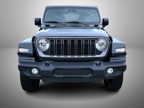 Used 2025 Jeep Wrangler Unlimited Sport AWD/4WD image 2