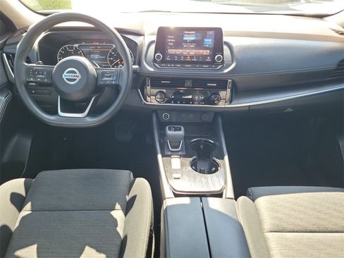 Used 2021 Nissan Rogue SV image 17