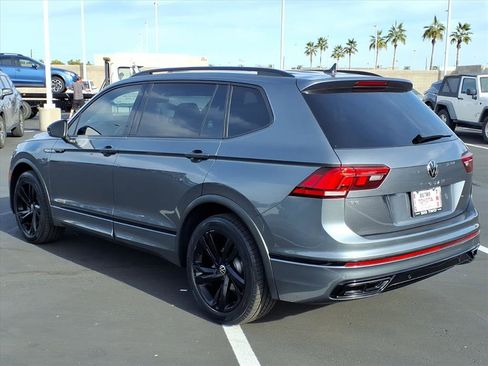 Used 2024 Volkswagen Tiguan SE R-Line image 9