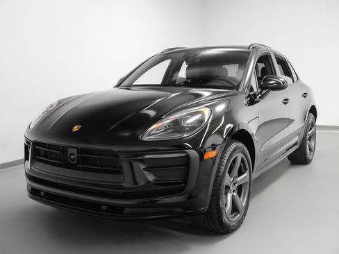 Used 2025 Porsche Macan image 6