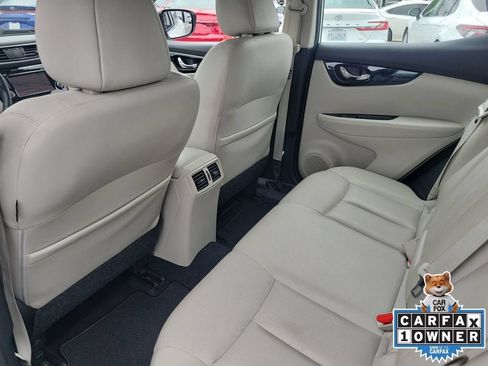 Used 2019 Nissan Rogue Sport SL FWD image 14
