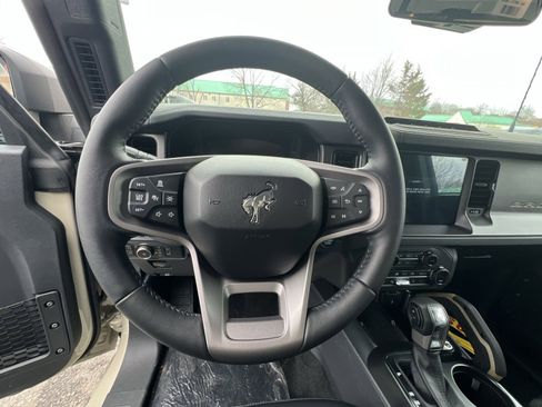 New 2025 Ford Bronco Badlands image 16