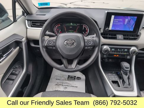 Used 2024 Toyota RAV4 XLE AWD/4WD image 13