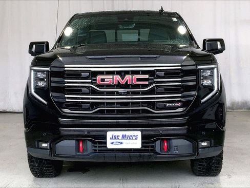 Used 2024 GMC Sierra 1500 AT4 w/ Technology Package AWD/4WD image 2