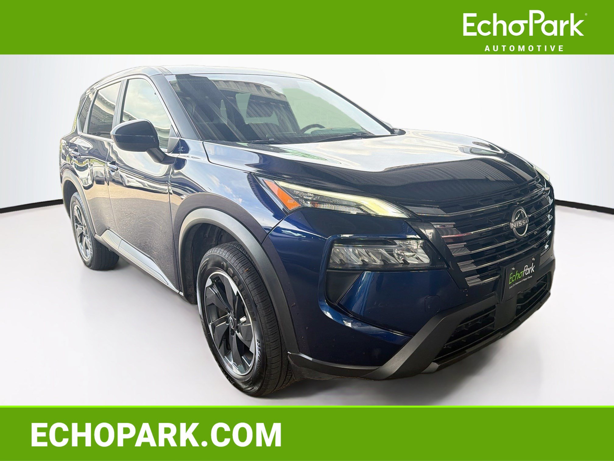 Used 2025 Nissan Rogue SV AWD/4WD image 1
