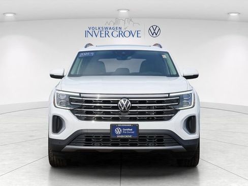 Certified 2025 Volkswagen Atlas SE w/ Panoramic Sunroof Package AWD/4WD image 2