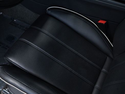 Certified 2021 Bentley Bentayga image 19