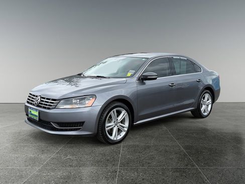 Used 2015 Volkswagen Passat TDI SE FWD image 4
