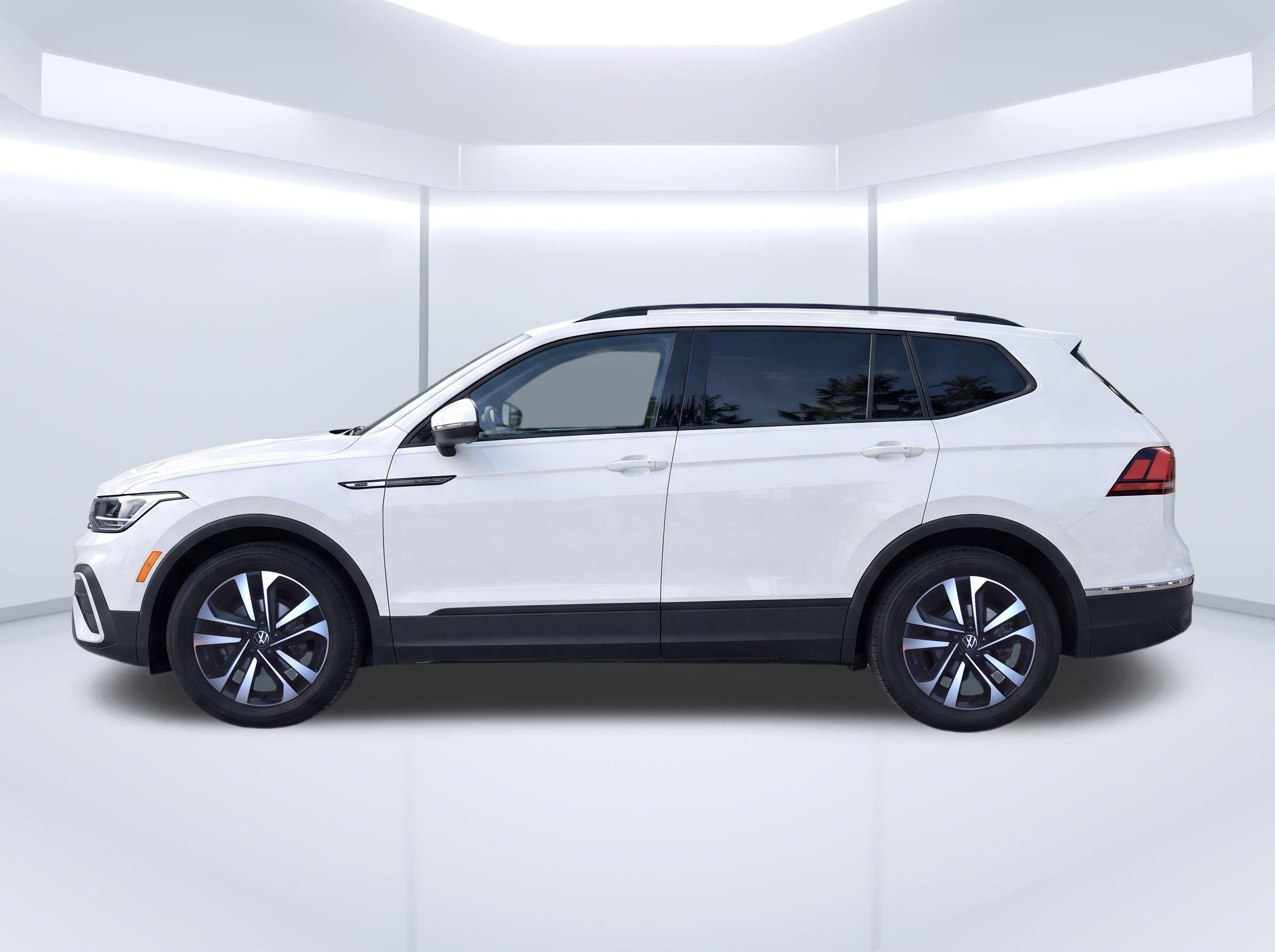 Used 2023 Volkswagen Tiguan S FWD image 6