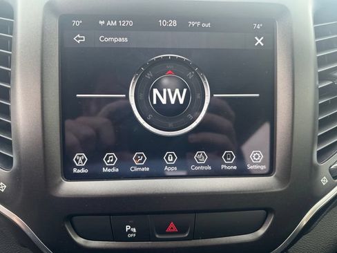 Used 2020 Jeep Cherokee Trailhawk w/ Cold Weather Group AWD/4WD image 12