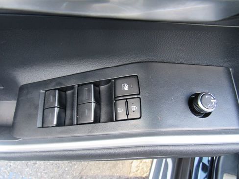 Used 2023 Toyota Highlander Bronze Edition AWD/4WD image 11