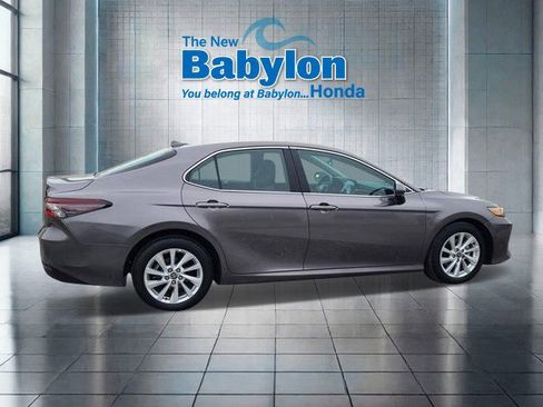 Used 2023 Toyota Camry LE image 5