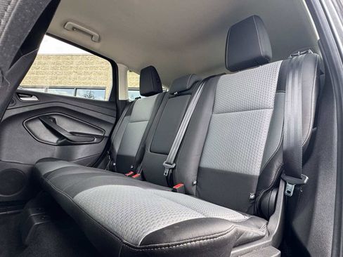 Used 2017 Ford Escape SE w/ Equipment Group 201A AWD/4WD image 40