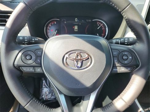 Used 2019 Toyota RAV4 Limited image 25
