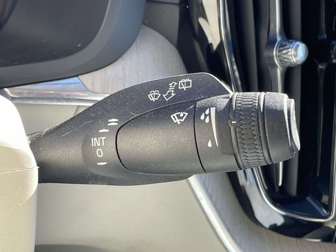 Used 2021 Volvo XC60 T5 Inscription image 14