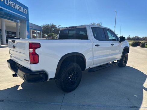 Used 2024 Chevrolet Silverado 1500 ZR2 w/ Technology Package image 19