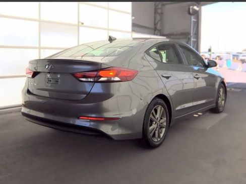 Used 2018 Hyundai Elantra SEL FWD image 2