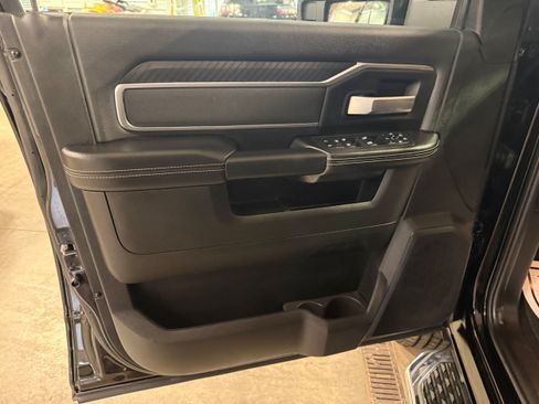 Certified 2026 RAM 2500 Big Horn AWD/4WD image 39
