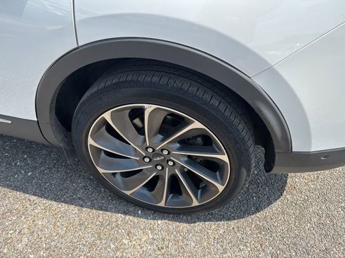 Used 2022 Lincoln Nautilus Reserve w/ Equipment Group 201A image 17