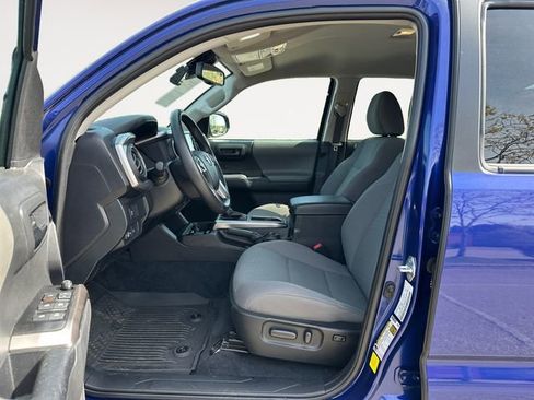 Used 2023 Toyota Tacoma SR5 w/ Technology Package AWD/4WD image 9